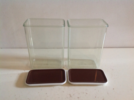 Kleine voorraadbus. Mepal.