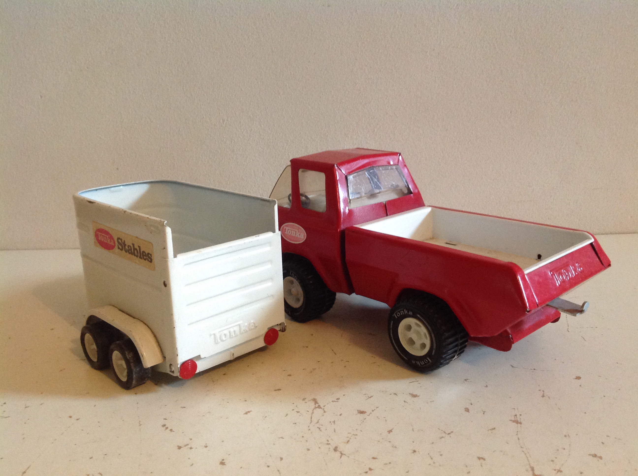 Tonka. Truck met paardentrailer.
