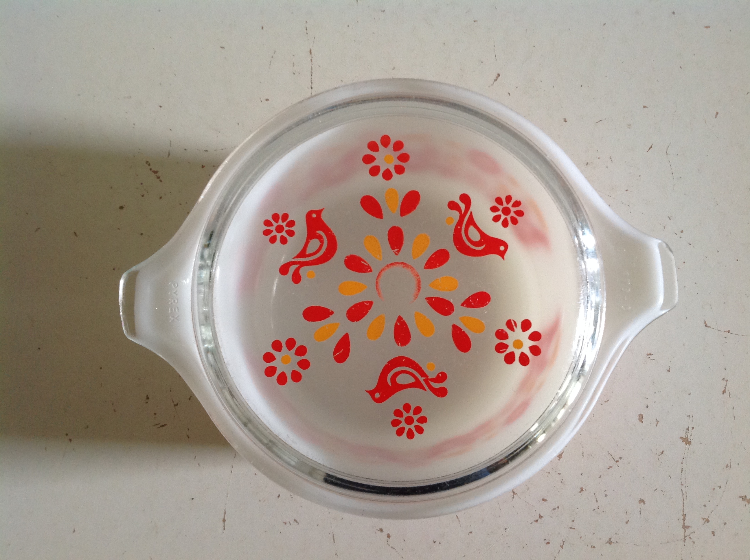 Schaal. Merk: Pyrex.