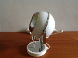 Tafel- of wandlamp. Eye ball.