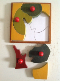 Schoolpuzzel. Hout.