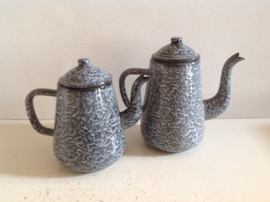 Koffiekan. Emaille.