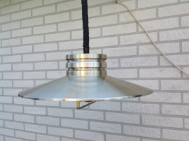 Aluminium schalen lamp. 70-er jaren (1974). Flying Saucer. Space Age.