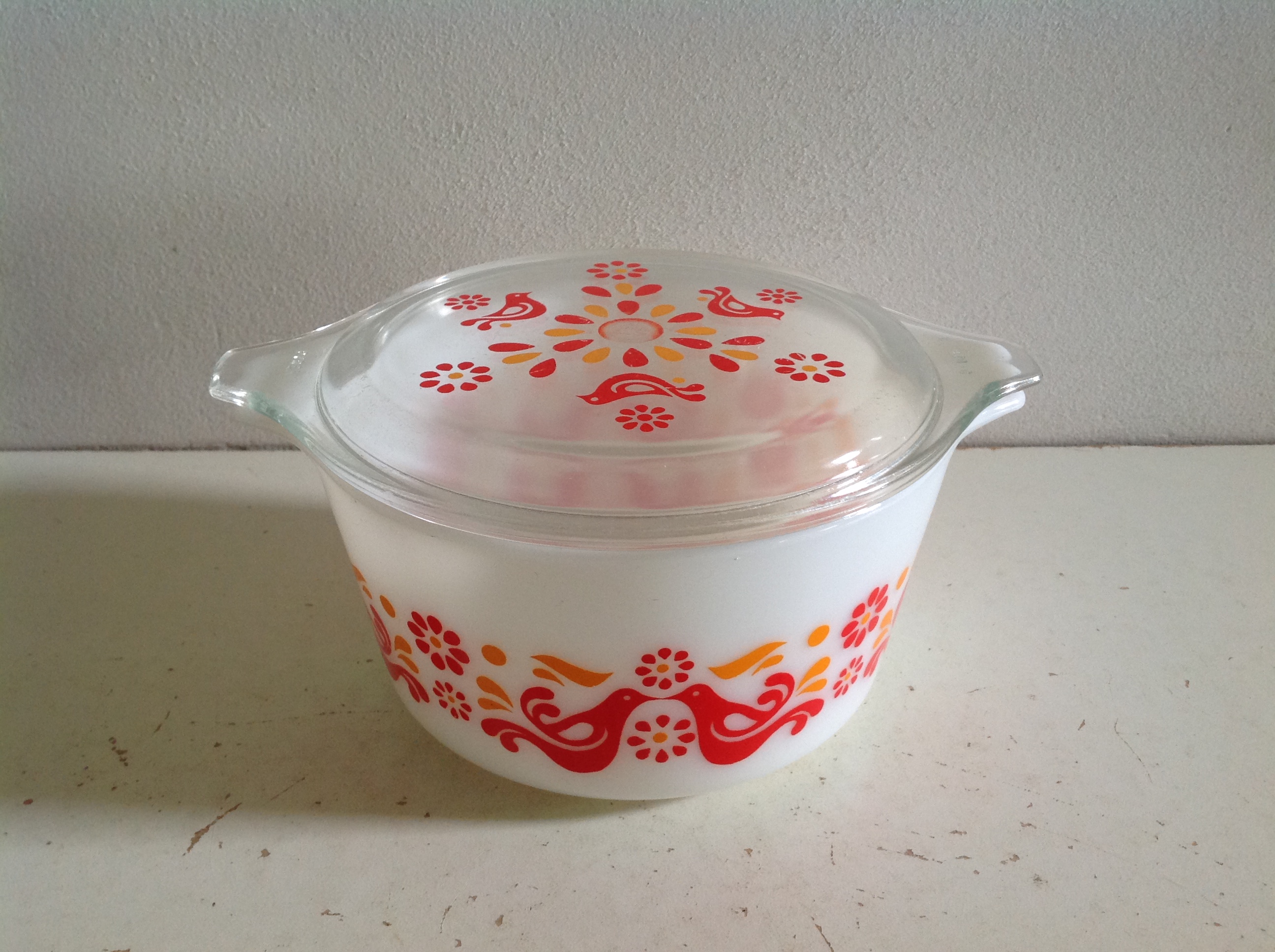Schaal. Merk: Pyrex.