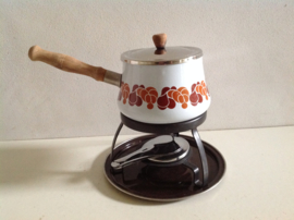 Emaille fondue set.