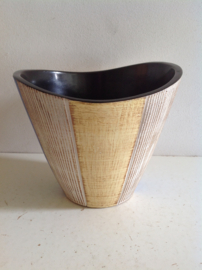 Bloempot. West-Germany. Dumler en Breiden.