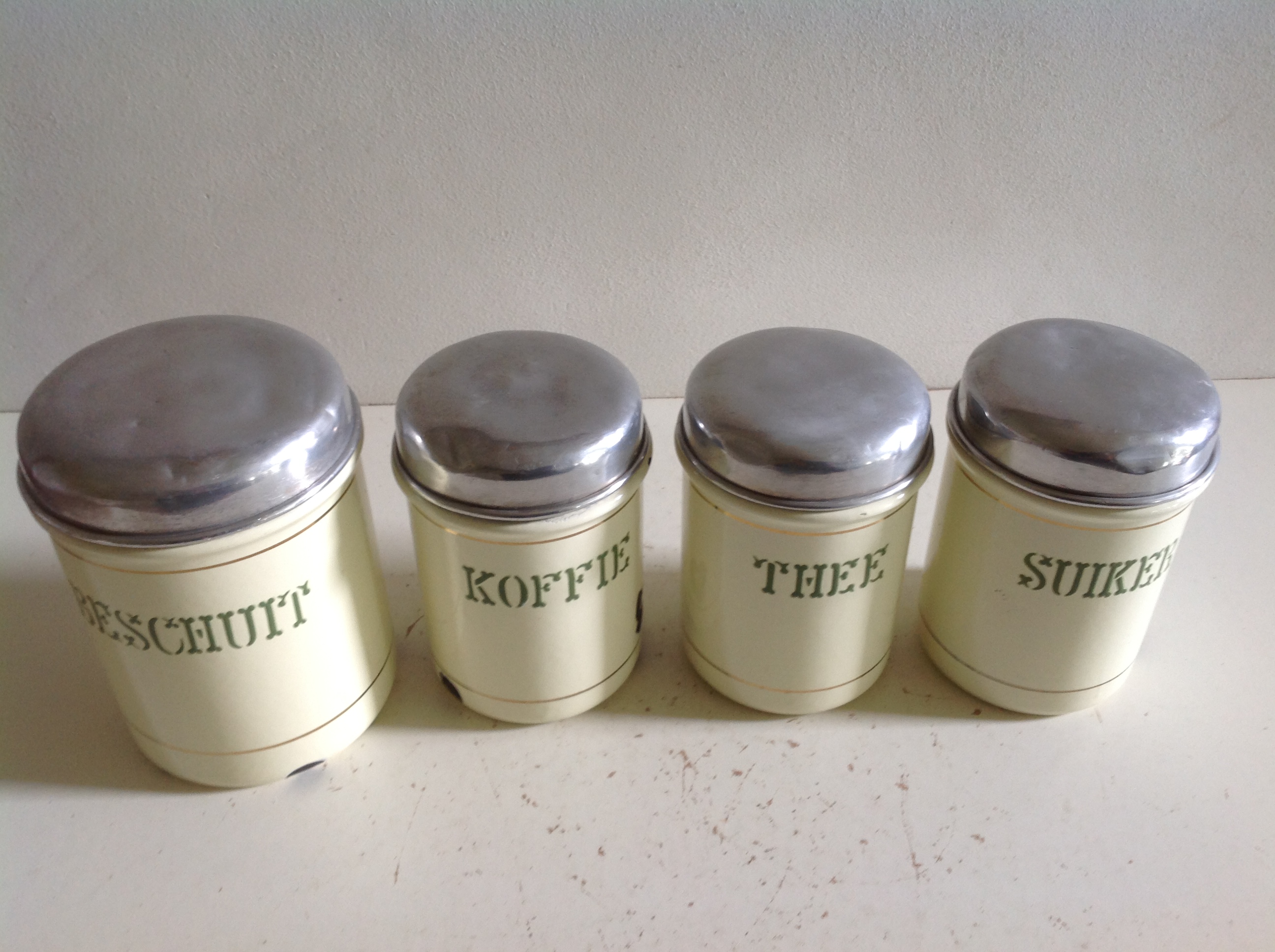 Set emaille blikken. 60’s.