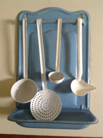 Lepelrek. Emaille. België.