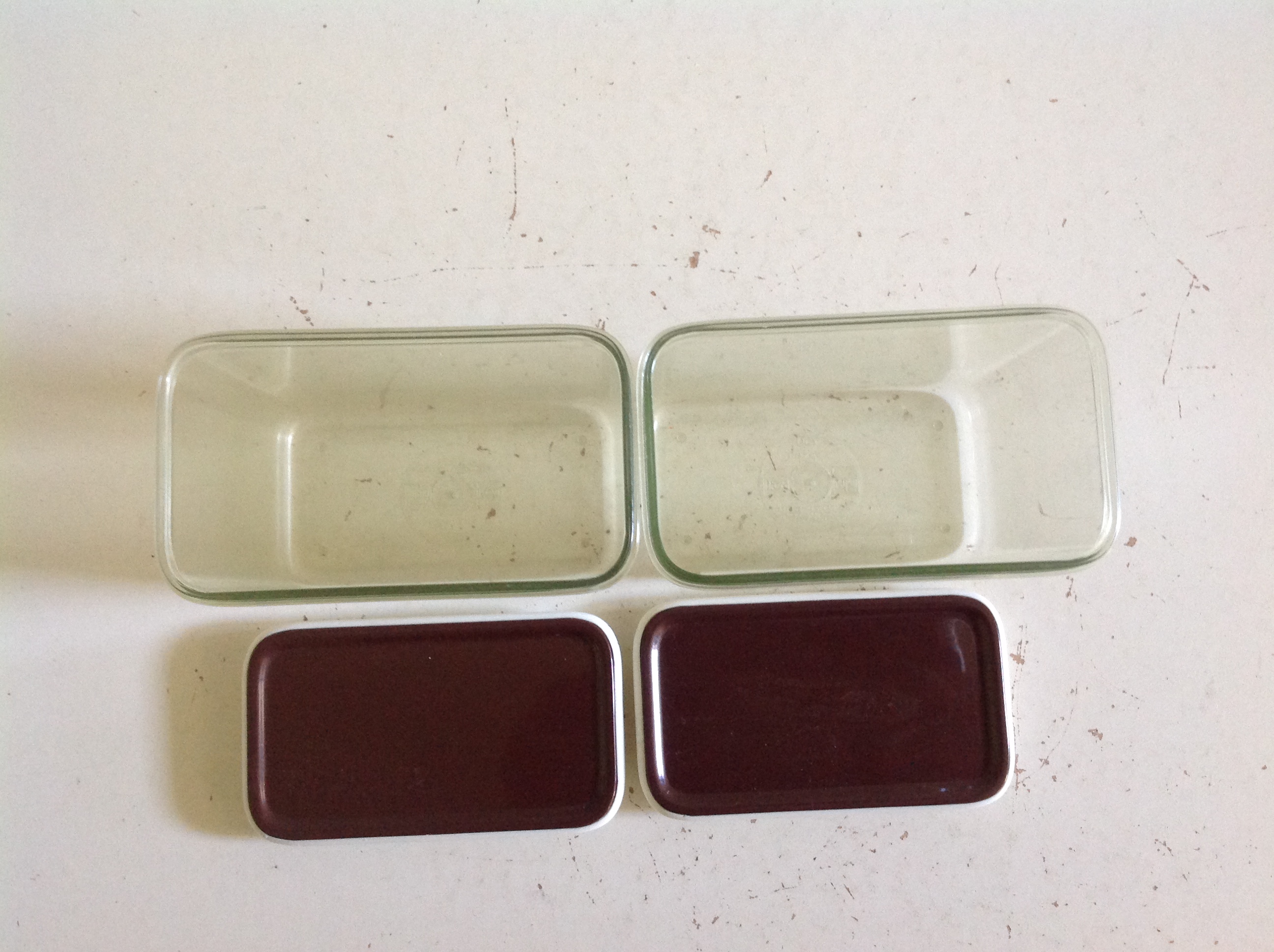 Kleine voorraadbus. Mepal.