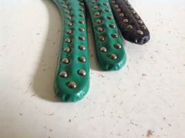 Kledinghangers. Studs. Groen.
