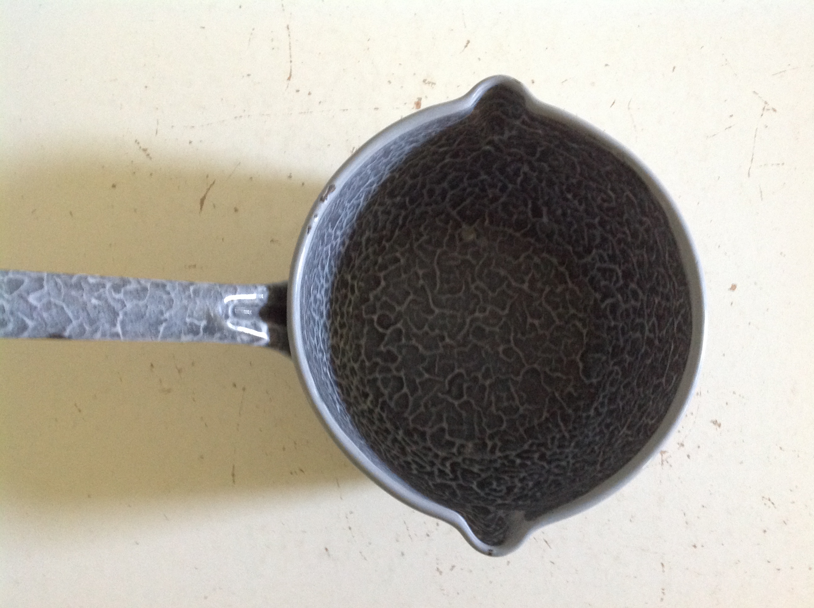 Steelpan. Grijs gewolkt.