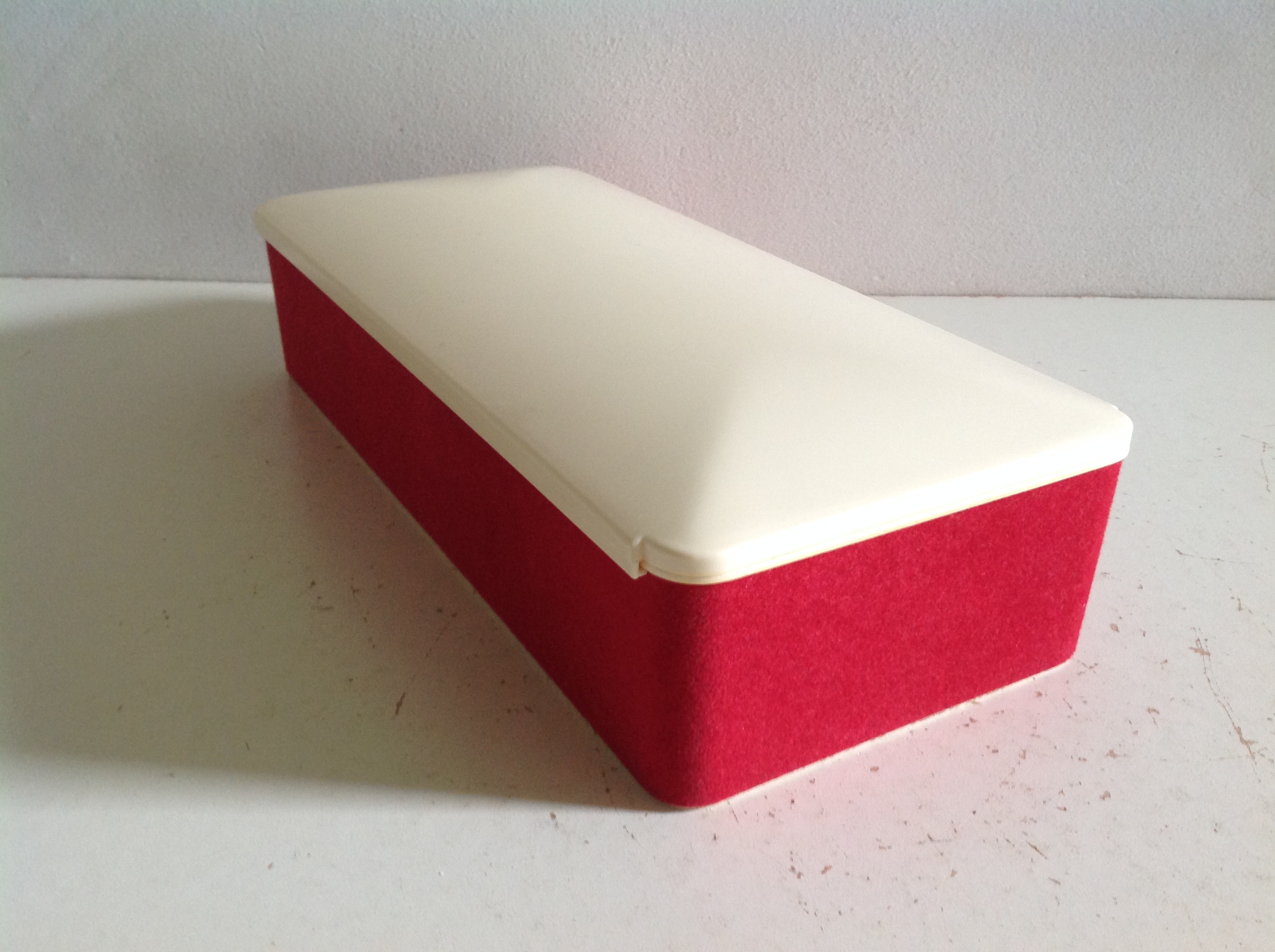 Naaigarnituren opbergbak.