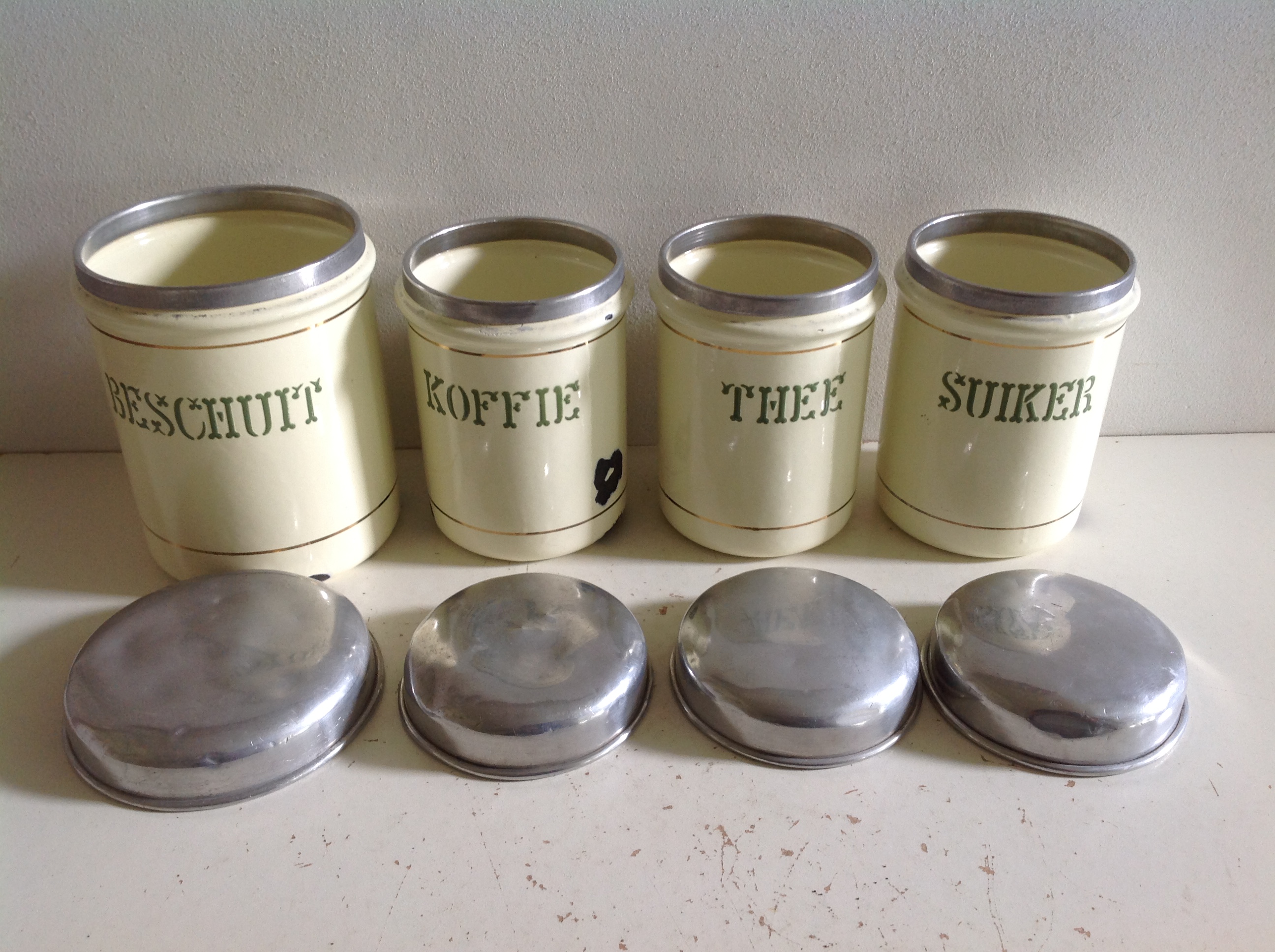 Set emaille blikken. 60’s.