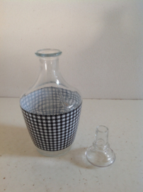 Borrelset. Glazen fles met 6 glazen. 60’s.