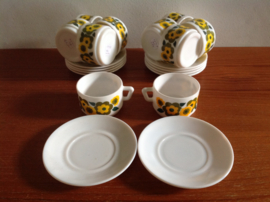 Kop en schotel. Arcopal. Lotus.