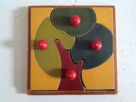 Schoolpuzzel. Hout.