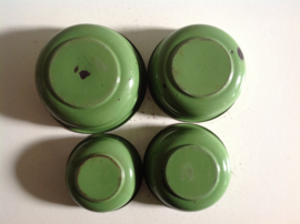 Set schalen. Emaille. Groen.
