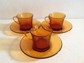 Kop en schotel set. Duralex.