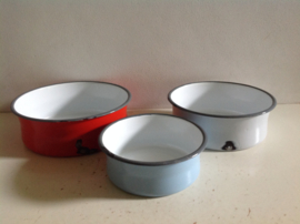 Set schalen. Emaille.