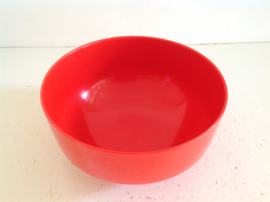 Schaal. Rood en groot.