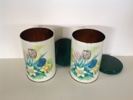 Set van 2 blikken Tomado keukenhof serie. Klein.