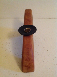 Houten design kandelaar. Zweeds.