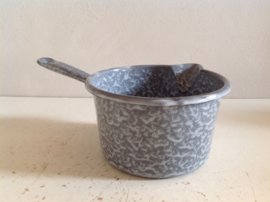 Steelpannetje. Emaille.