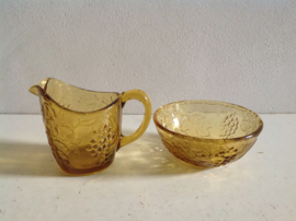 Suiker en melksetje. Rookglas.