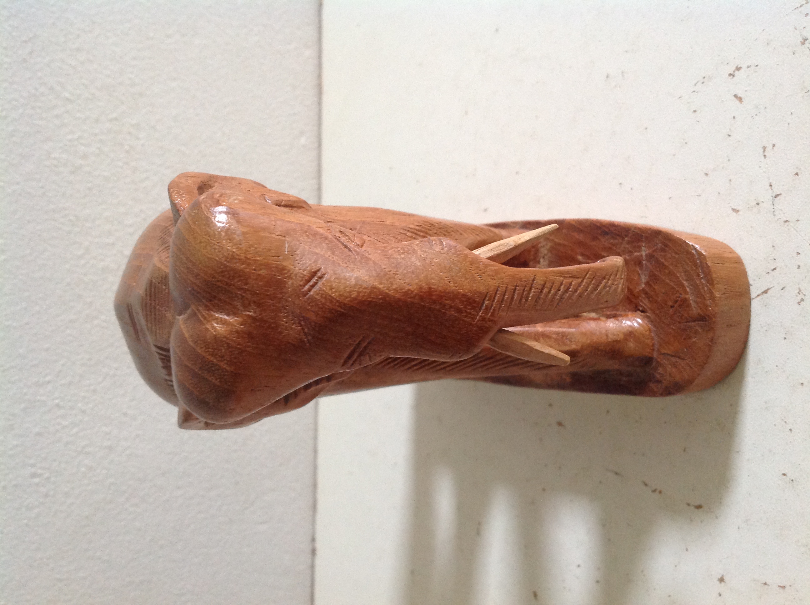 Olifant. Hout.