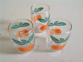 Glazen. 70-er jaren.  Oranje citrusfruit.