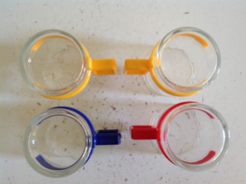 Theeglas. 70’s Rood handvat.