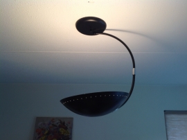 Herda booglamp.  Zwart / chroom. Design.