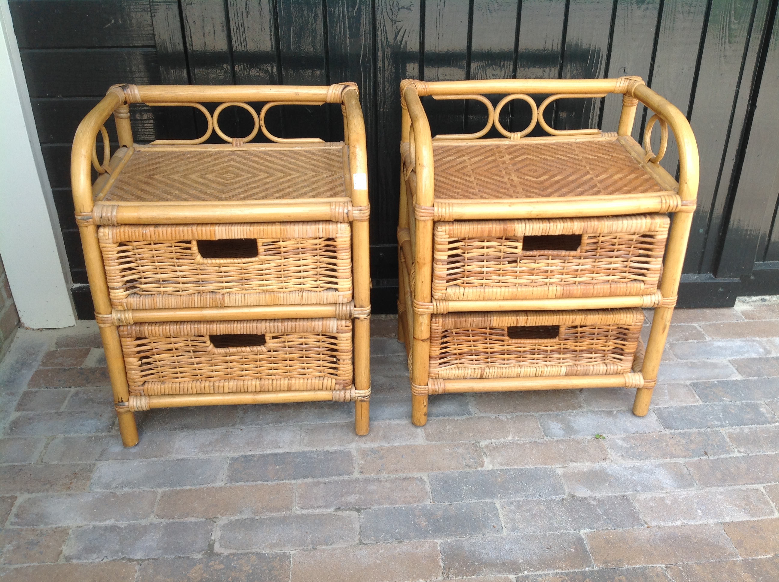 Kastje. Bamboe/rotan.