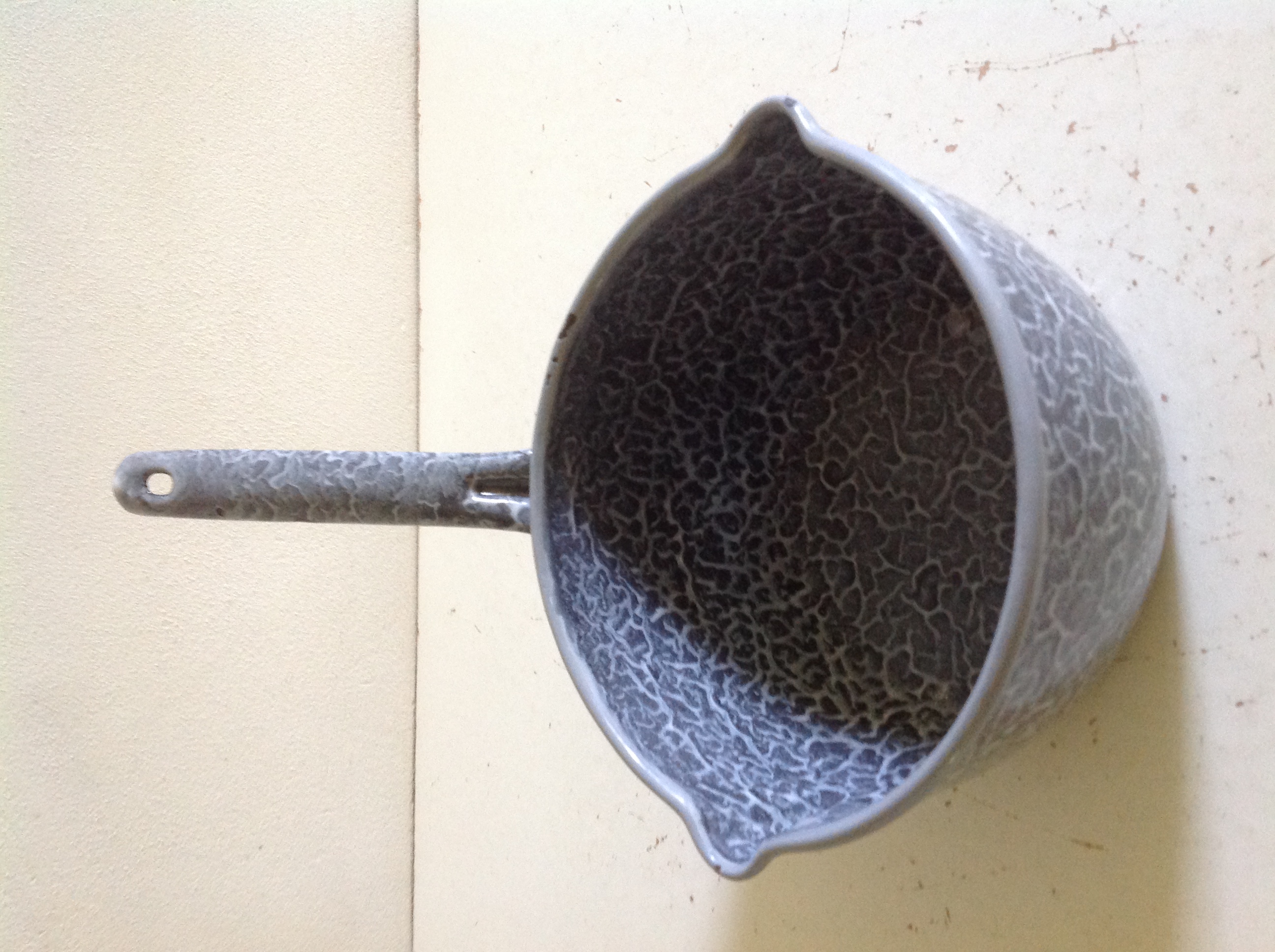 Steelpan. Grijs gewolkt.