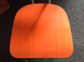 Formica stoel. Brabantia. Oranje.