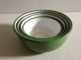 Set schalen. Emaille. Groen.