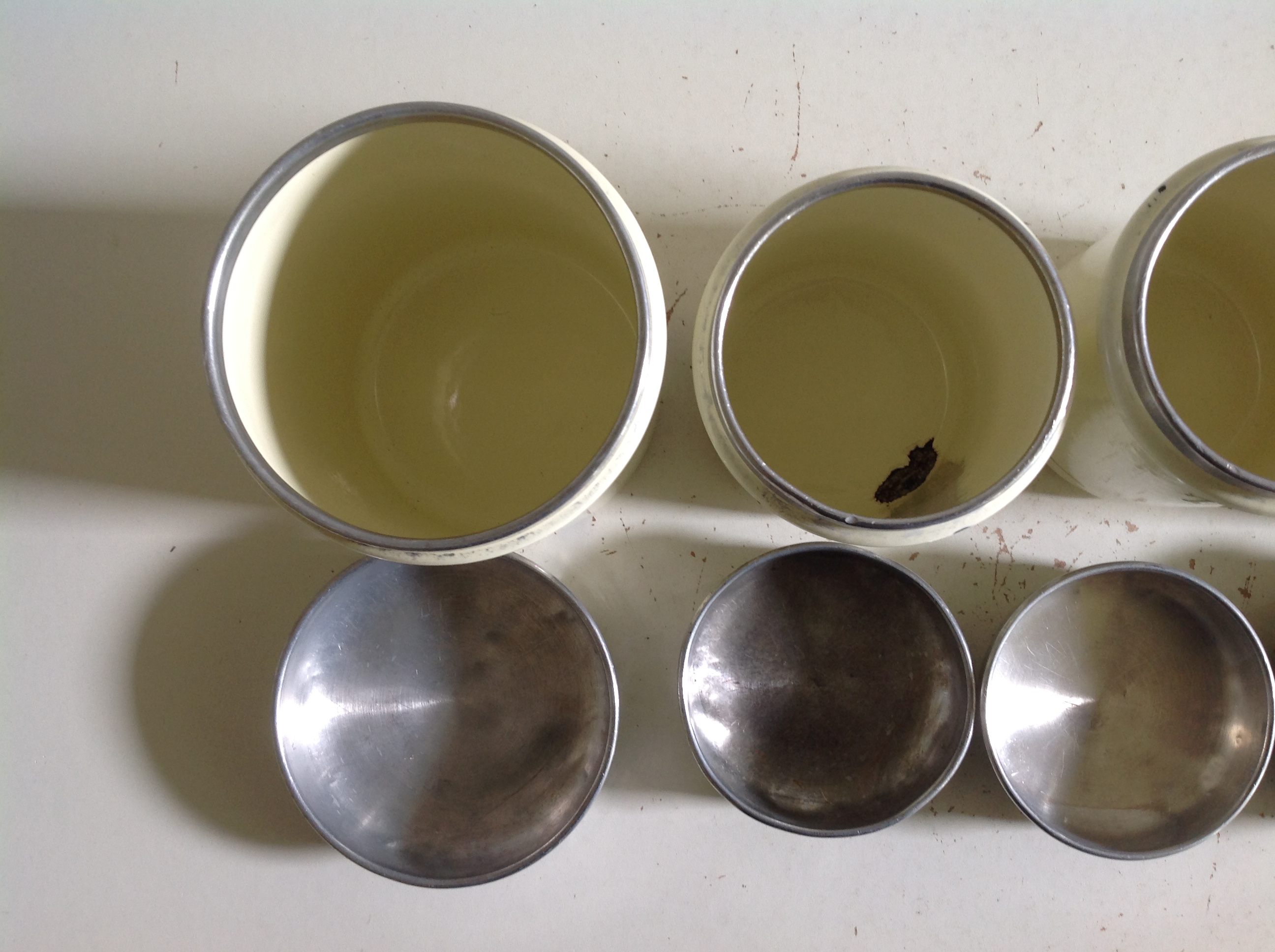 Set emaille blikken. 60’s.