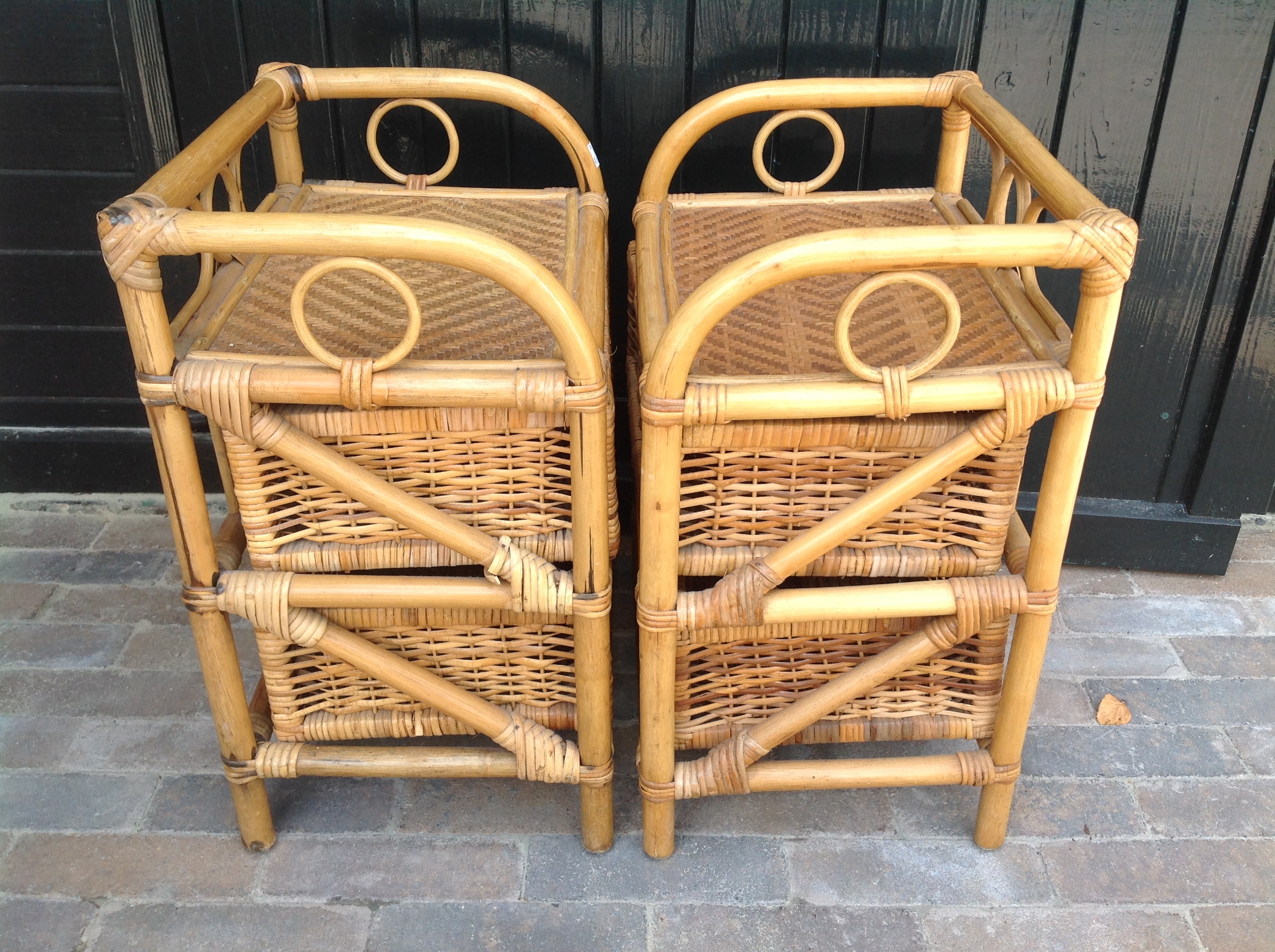 Kastje. Bamboe/rotan.