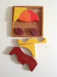 Schoolpuzzel. Hout.