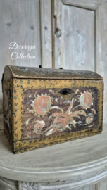 Bruiddkist/18th century Bridal chest