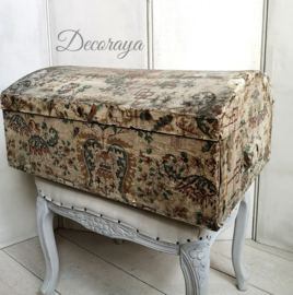 Antieke bruidskist /antique bridal chest