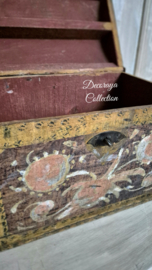 Bruiddkist/18th century Bridal chest