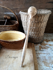 Oude houten olijflepel /olive spoon