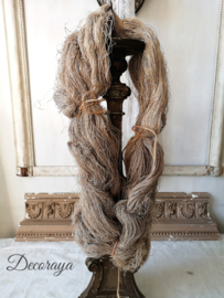 Grote streng oud vlasdraad / old hemp thread