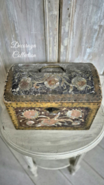Bruiddkist/18th century Bridal chest