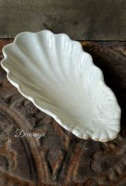 Frans schaaltje schelp/ironstone shell