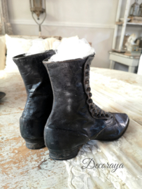 Victoriaanse knooplaarsjes /antique victorian boots