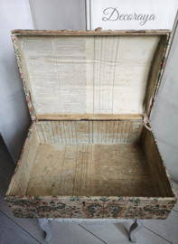 Antieke bruidskist /antique bridal chest