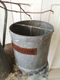 Zinken graan bak /galvanised grain jar