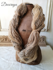 Grote streng oud vlasdraad / old hemp thread